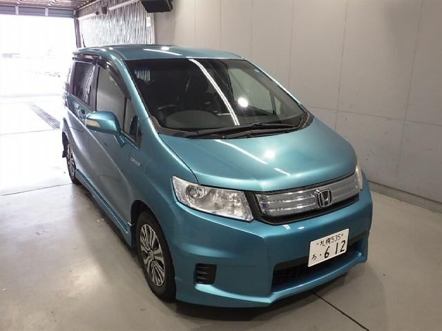 30008 HONDA FREED SPIKE GP3 2011 г. (Honda Hokkaido)